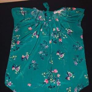 Floral print flowy sleeveless blouse